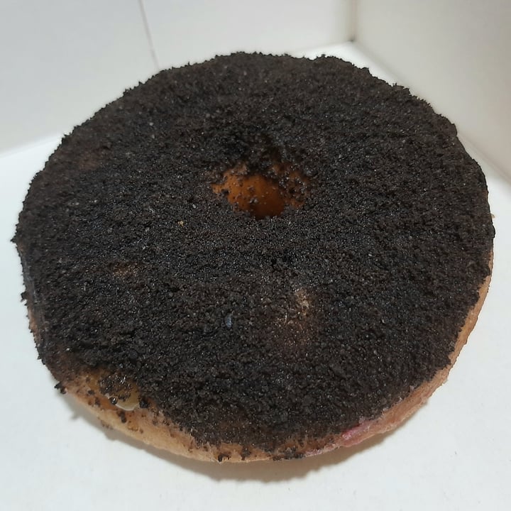 photo of Delish Vegan Doughnuts Cookie Butter Oreo Donut shared by @madridvegano on  29 Jan 2021 - review