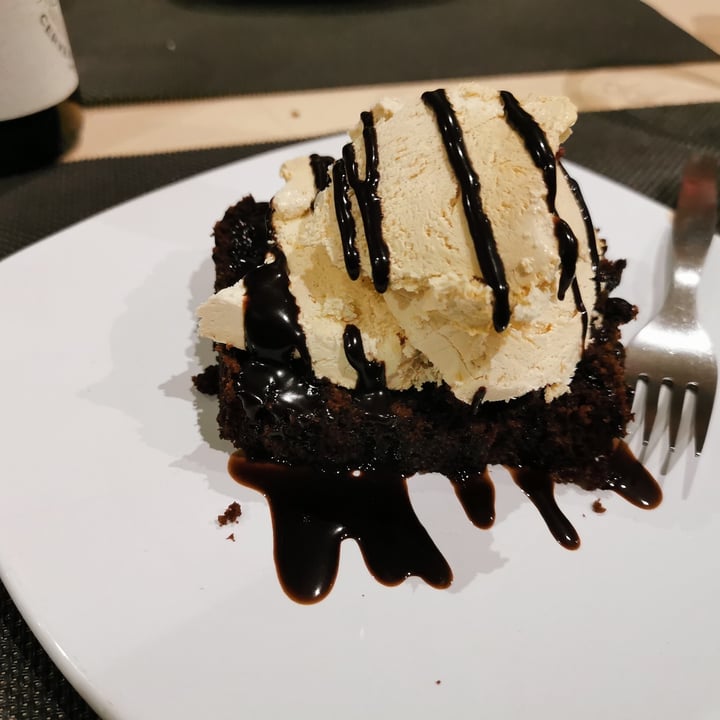 photo of Bambú Brownie con helado shared by @nesiloura on  01 Oct 2020 - review