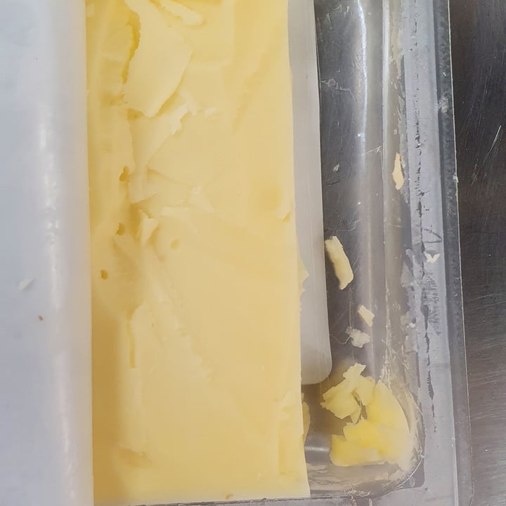 photo of Violife Saveur Emmental shared by @veggiechan on  22 Jul 2022 - review