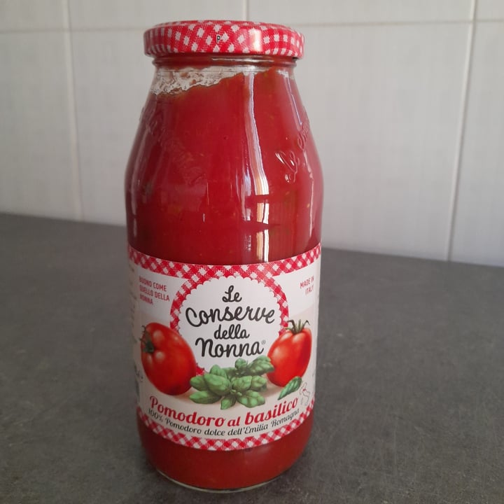 photo of Le conserve della nonna Sugo Pomodoro Al Basilico shared by @ritamagni on  23 Mar 2022 - review