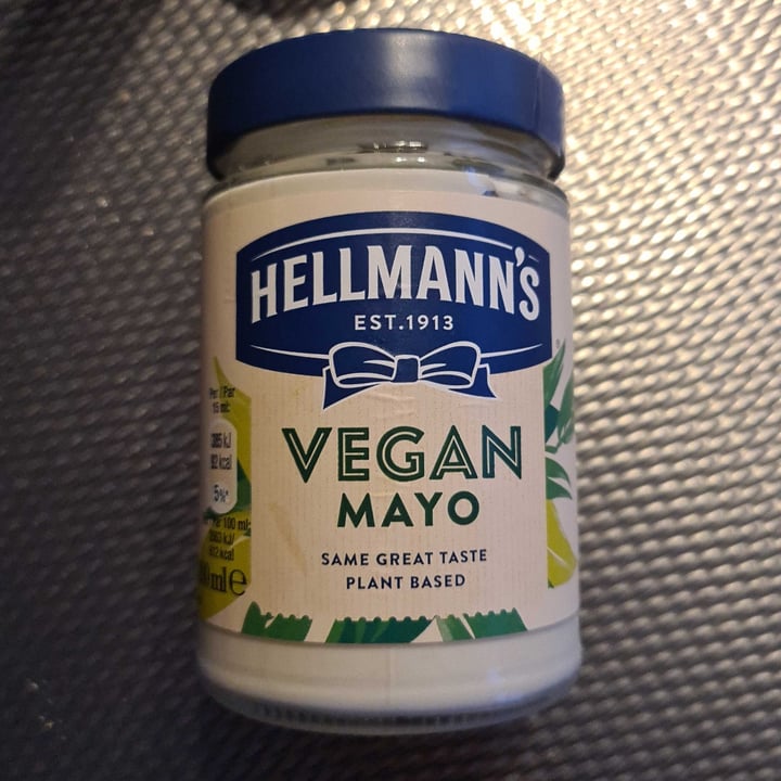 photo of Hellmann’s Hellman’s Vegan Mayonnaise shared by @sophiem60 on  21 Sep 2021 - review