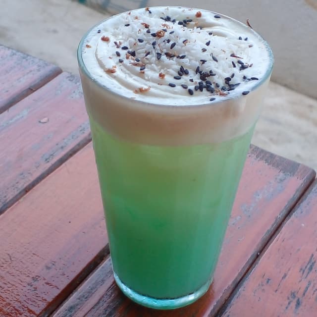 Photo of the dish “Suco de abacaxi com spirulina azul”