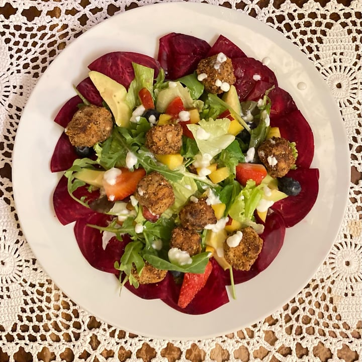 photo of Ristorante Hosteria della Pignatta Bocconcini di tempeh autoprodotto, insalatina estiva e salsa di yogurth di soia alla greca shared by @rastacarla on  30 Aug 2022 - review