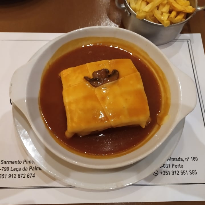 photo of Francesinhas Al Forno da Baixa Francesinha de Tofu shared by @rominaguch on  15 Sep 2022 - review
