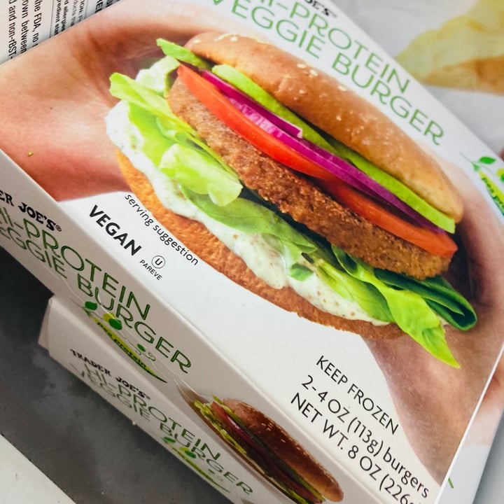 photo of Trader Joe's High protein veggie burger shared by @maisietheblindhen on  11 Dec 2020 - review