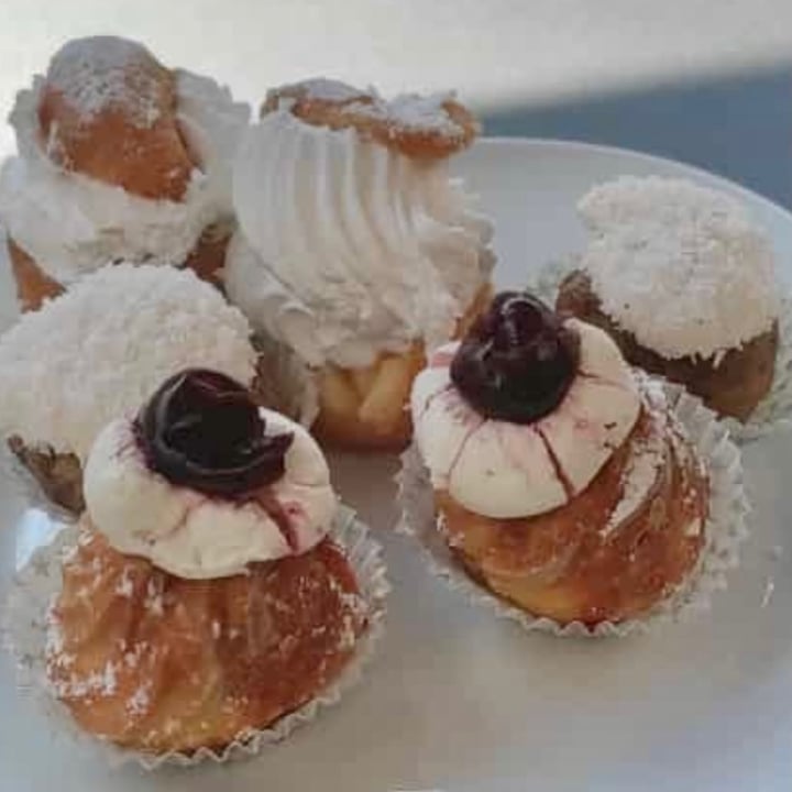photo of Efrem - Gourmet Boutique and Finest Bar Pasticcini misti shared by @sabrinadicarlo on  17 Apr 2022 - review