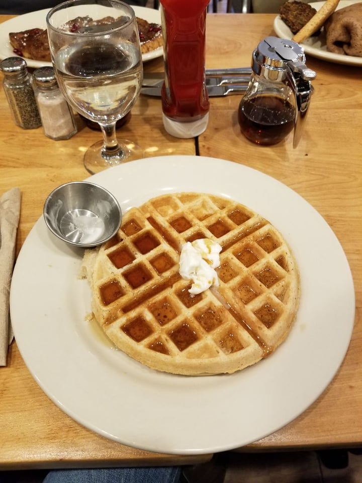 review photo of Portia's Cafe Waffle shared by @lizmaselli on 05 Jan 2020 - review