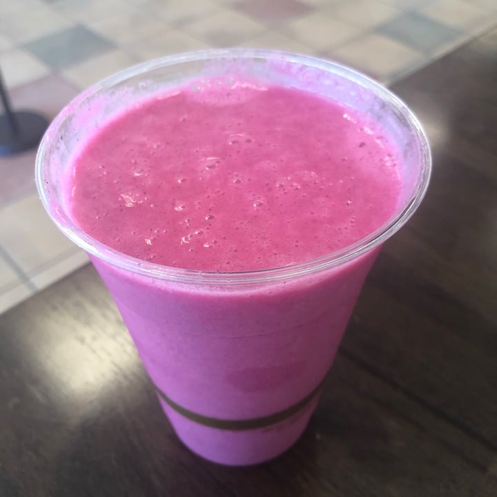 photo of Sprout Vegan Cafe Tropical Blend Smoothie shared by @raatz on  01 Jun 2021 - review