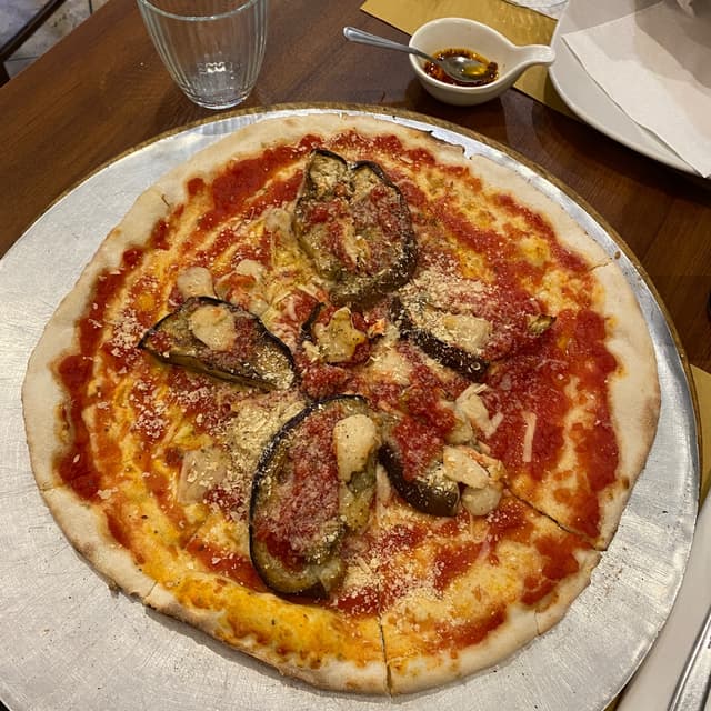 菜肴“Pizza parmigiana”的照片