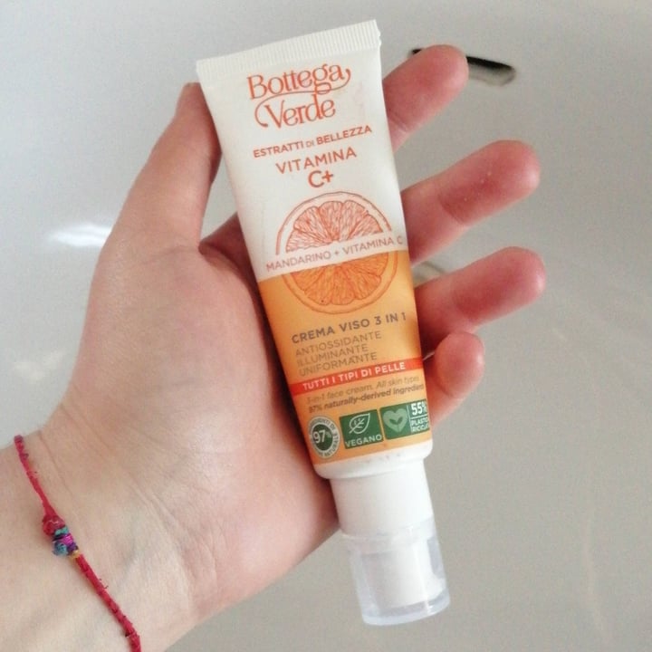 photo of Bottega Verde Crema viso mandarino+vitamina C shared by @sararacca99 on  14 Apr 2022 - review