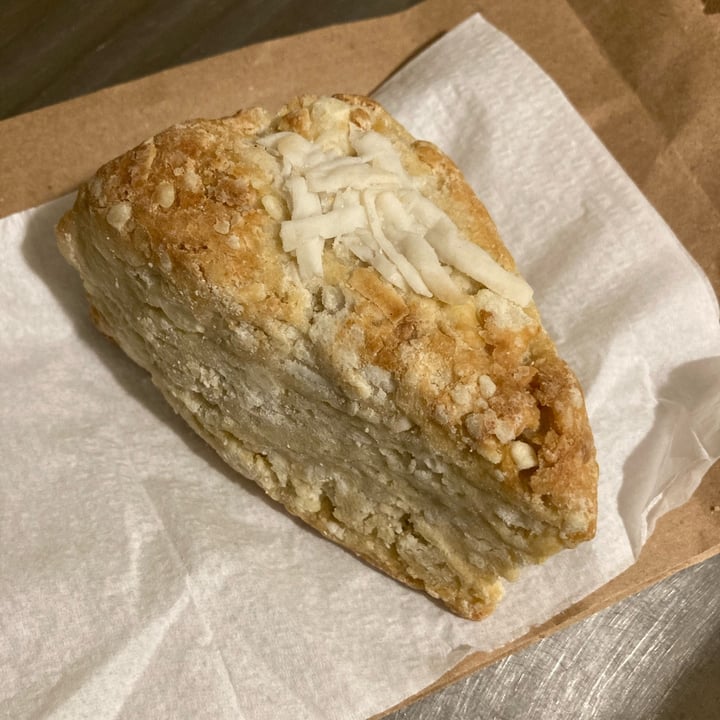 photo of Bioma Plant Based Café Belgrano Scone De Queso shared by @outofstep on  26 Jun 2022 - review