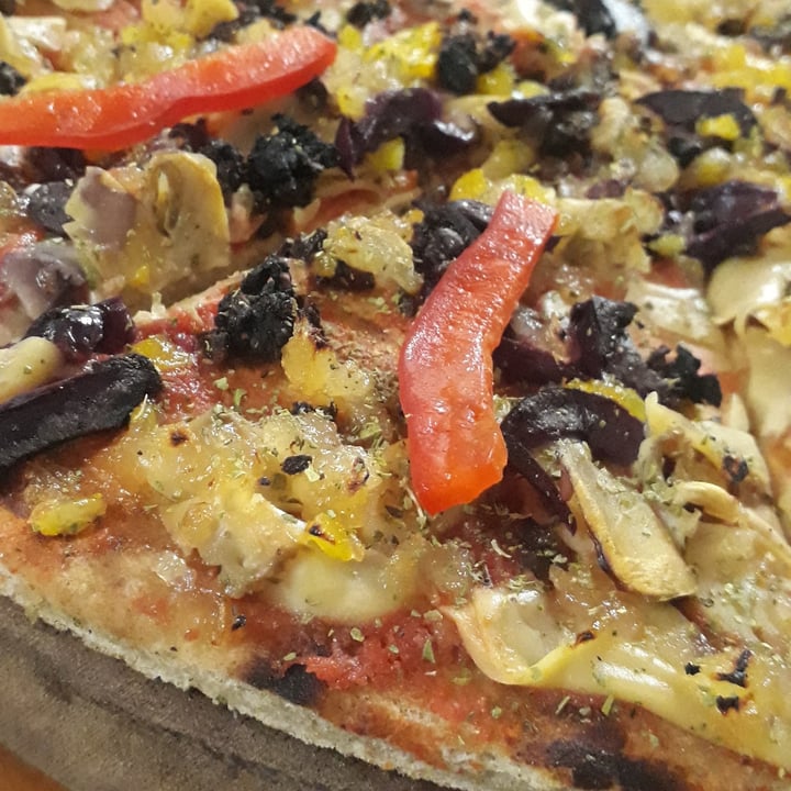 photo of Pizzería Italiana Pizza Vegetariana (veganizada) shared by @thanialtc on  19 Apr 2022 - review