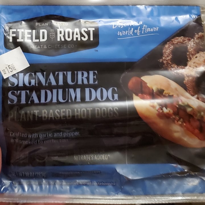 photo of Field Roast Signature Stadium Dog shared by @eriluc on  13 Jul 2021 - review