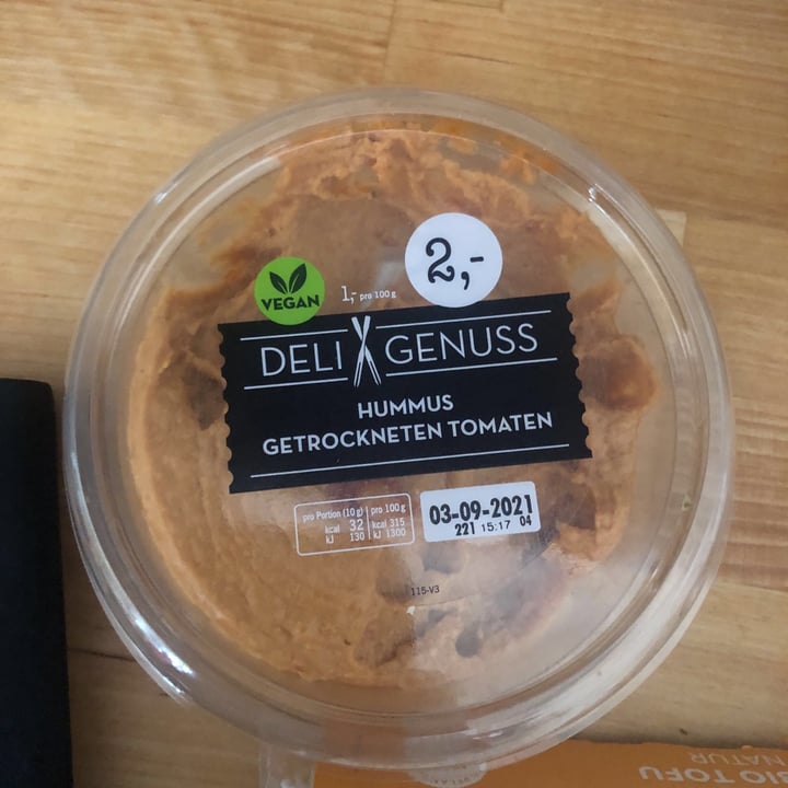 photo of Deli Genuss Hummus Tomato shared by @looottaaa on  19 Aug 2021 - review
