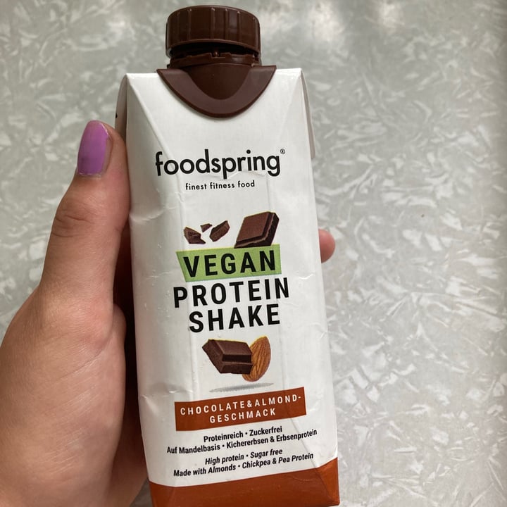 photo of Foodspring Vegan Protein Shake Chocolate & Almond shared by @tinepepino on  24 Aug 2021 - review