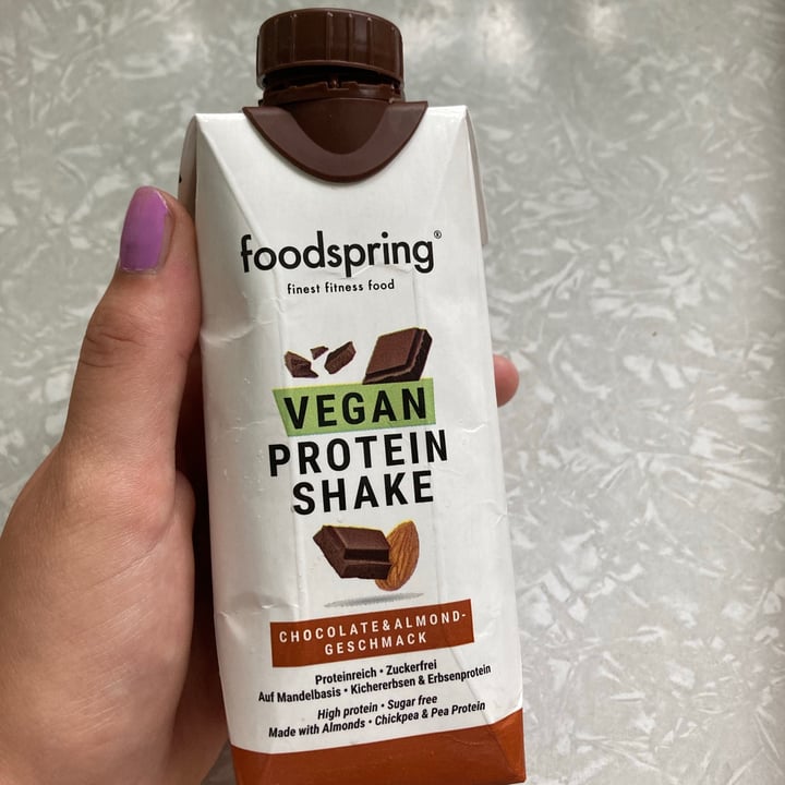 review photo of Foodspring Vegan Protein Shake Chocolate & Almond shared by @tinepepino on 24 Aug 2021 - review