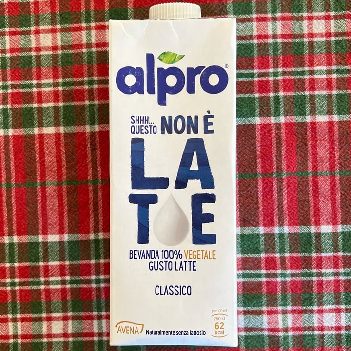 photo of Alpro This is Not Milk Classic Questo Non è Late Classico shared by @dagaoh on  19 Apr 2022 - review