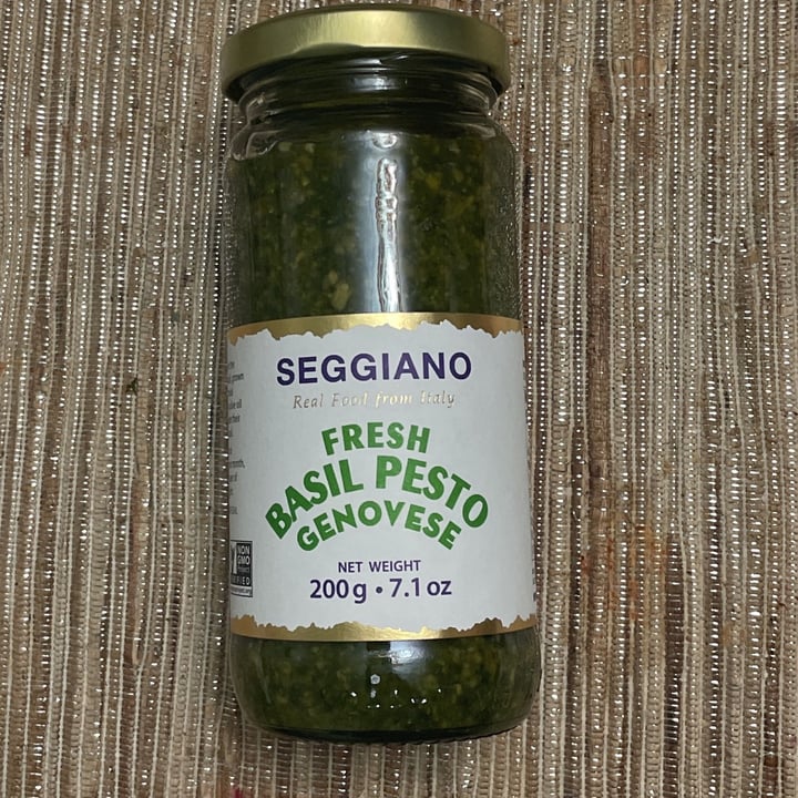 photo of Seggiano Fresh Basil Pesto Genovese shared by @veganfoodcrazy on  10 Dec 2021 - review