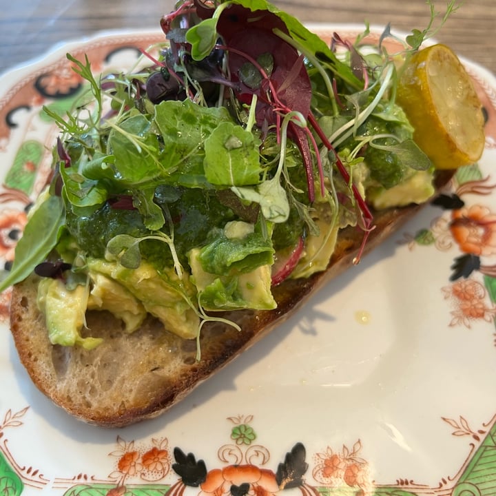 photo of Mulberry & Prince Smashed Avocado On Toast shared by @richellenaidoo on  10 Apr 2022 - review