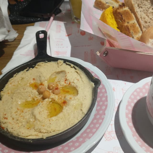 Photo of the dish “Humus Con Tostadas”
