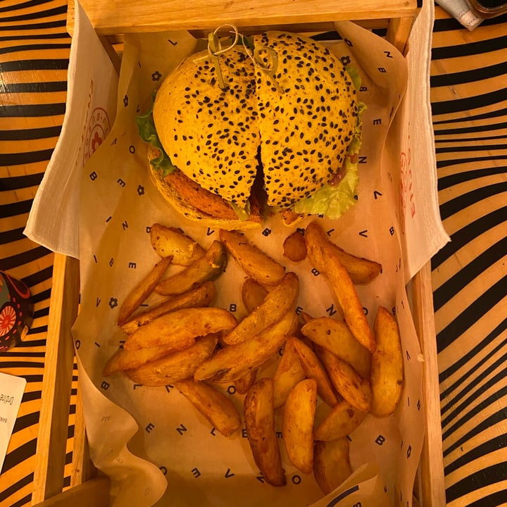photo of Flower Burger Spicy cecio shared by @elisabuzzoni on  11 Jan 2022 - review