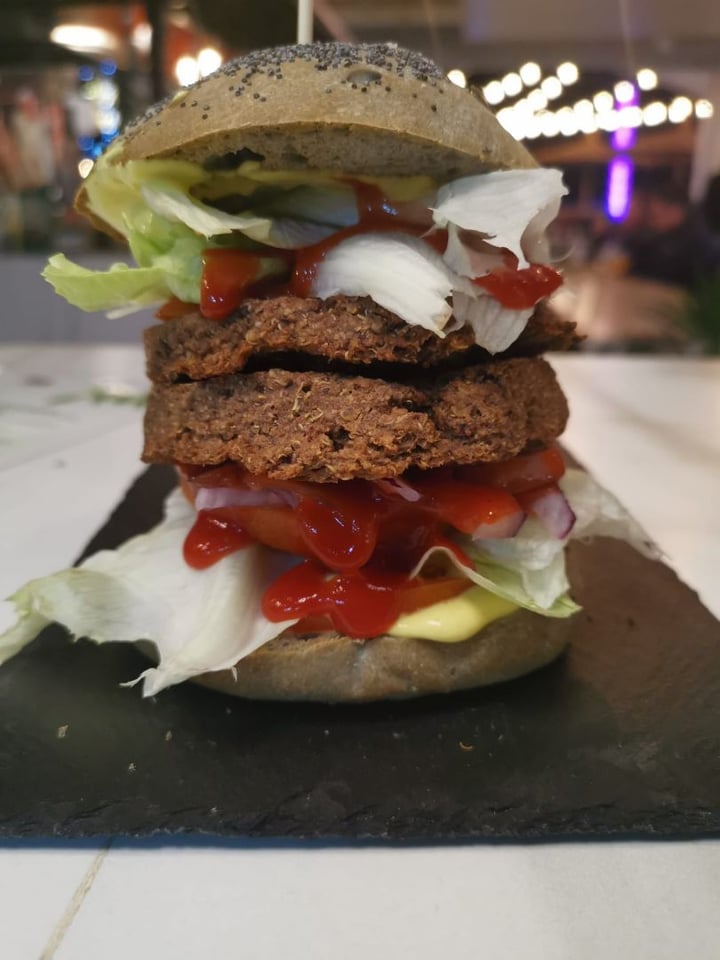 photo of Healthy be good Veg Burger shared by @mariano on  31 Dec 2019 - review