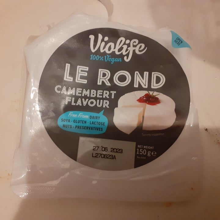 review photo of Violife Le Rond Camembert flavour shared by @pirita8 on 05 Oct 2022 - review