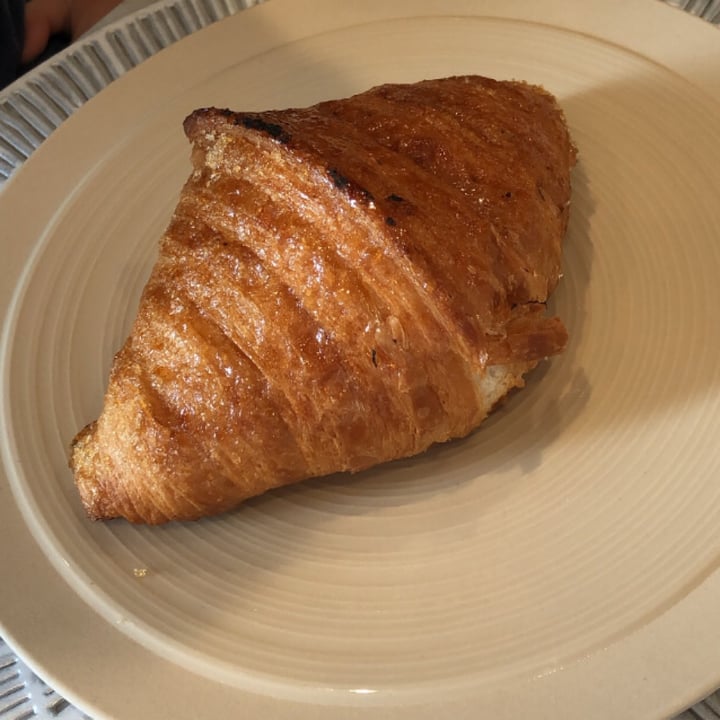 photo of L' Artisane Creative Bakery Creme Brûlée Croissant shared by @susylhoist on  03 Oct 2021 - review