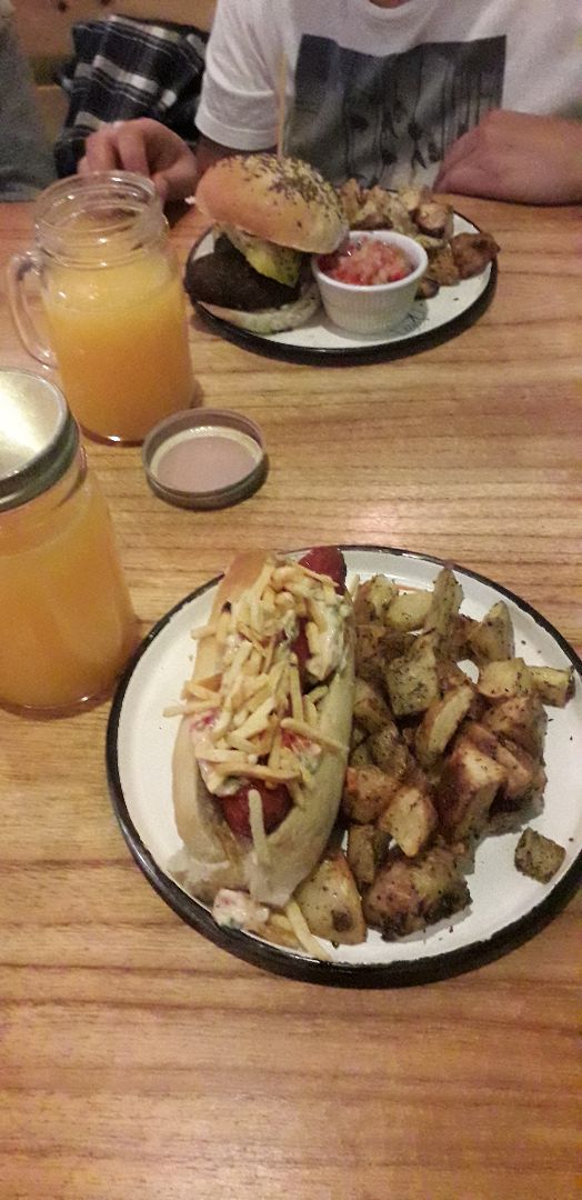 photo of Estilo Veggie Hot Dog shared by @hanafernandez on  08 Aug 2019 - review