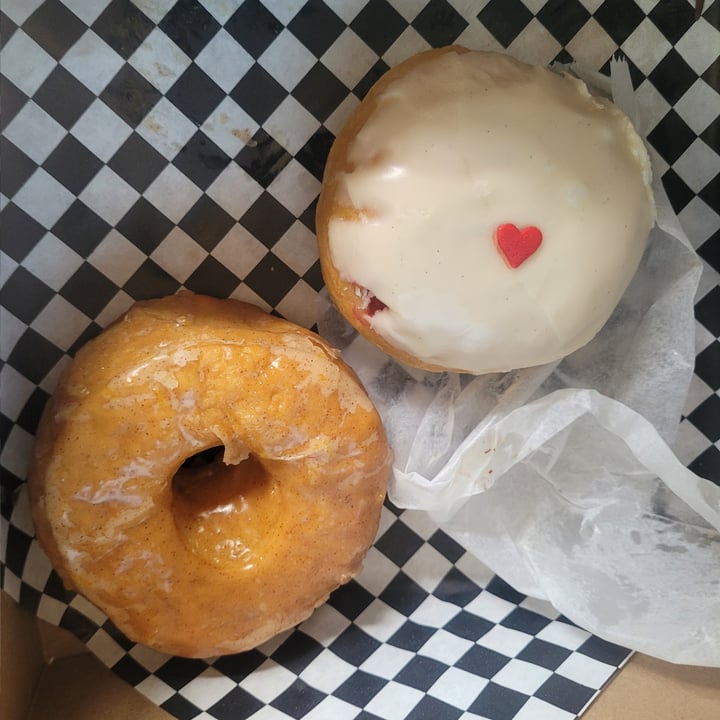 photo of Glam Doll Donuts Various Donuts shared by @gretchens on  06 Jun 2021 - review