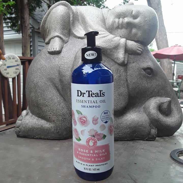 review photo of Dr Teal's Essential Oil Shampoo shared by @ohtobeahayes on 11 Jun 2021 - review