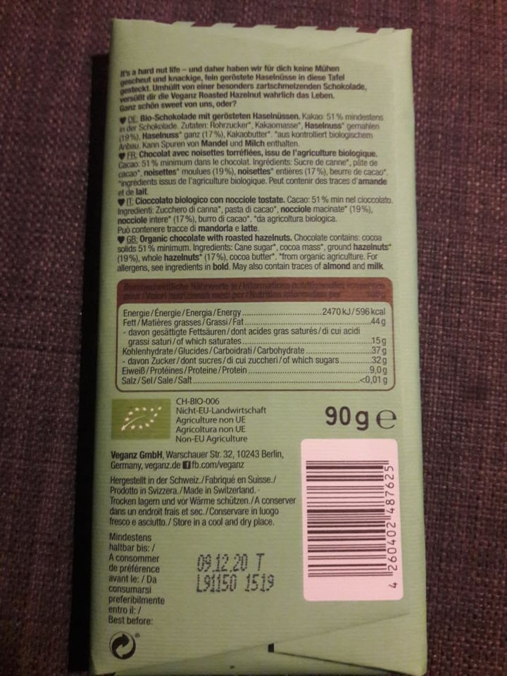 review photo of Veganz Chocolate Roasted Hazelnut shared by @hamburgerdeern91 on 15 Feb 2020 - review