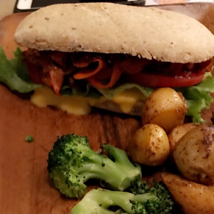 photo of LA SENDA Sandwich VLT shared by @vannyrev on  05 Jun 2020 - review