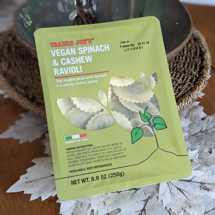 photo of Trader Joe's Vegan Spinach & Cashew Ravioli shared by @iszy on  08 Aug 2022 - review