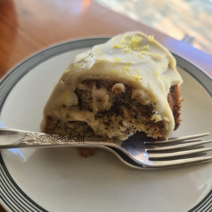 photo of Plantbased Wholefoods Lemon & Poppyseed Cake shared by @jordanblair on  17 Sep 2022 - review