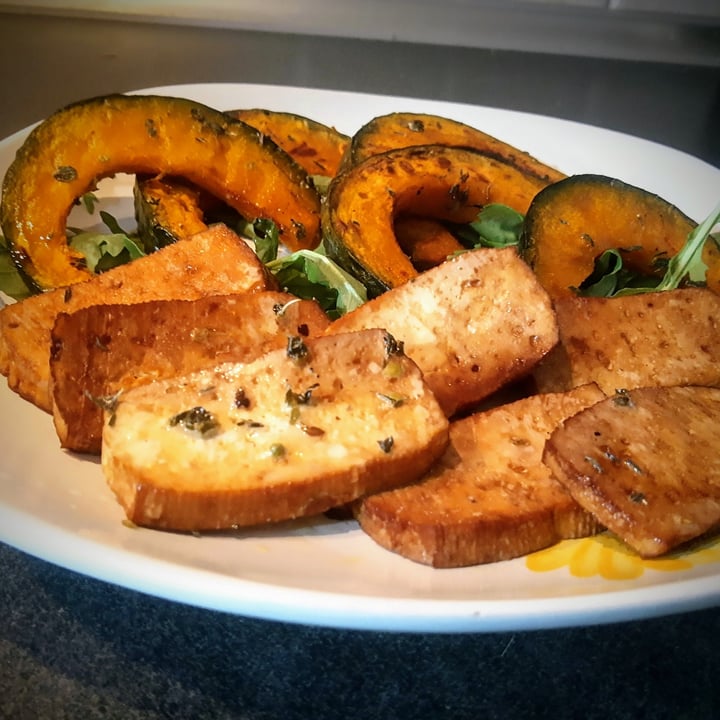 photo of Vemondo  Tofu Affumicato shared by @mediamenteveg on  23 Sep 2022 - review