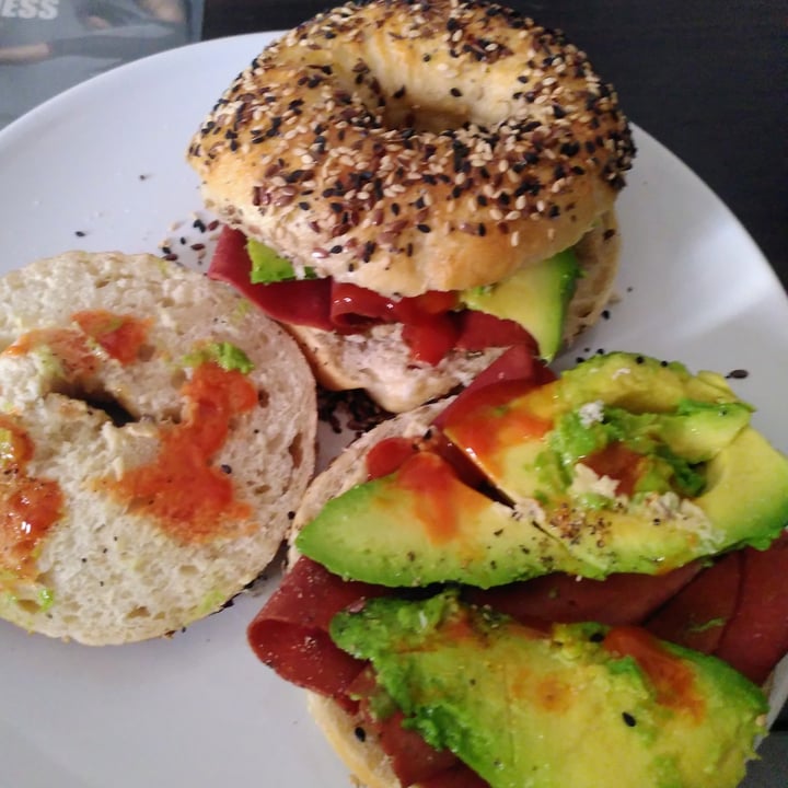review photo of BeeHive Bagels Everything Bagel shared by @grainnegrainneog on 03 Apr 2021 - review