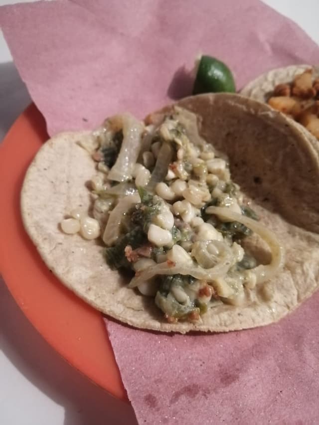 Foto del piatto “Taco de rajas con crema”
