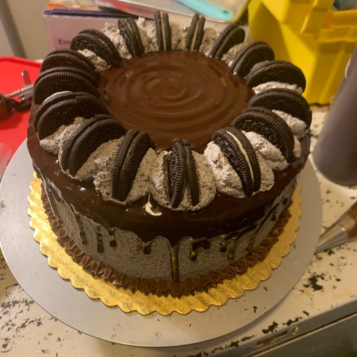photo of Golden Dinosaurs Vegan Deli Cookies And Cream Cake shared by @jennyhowe on  29 Apr 2020 - review