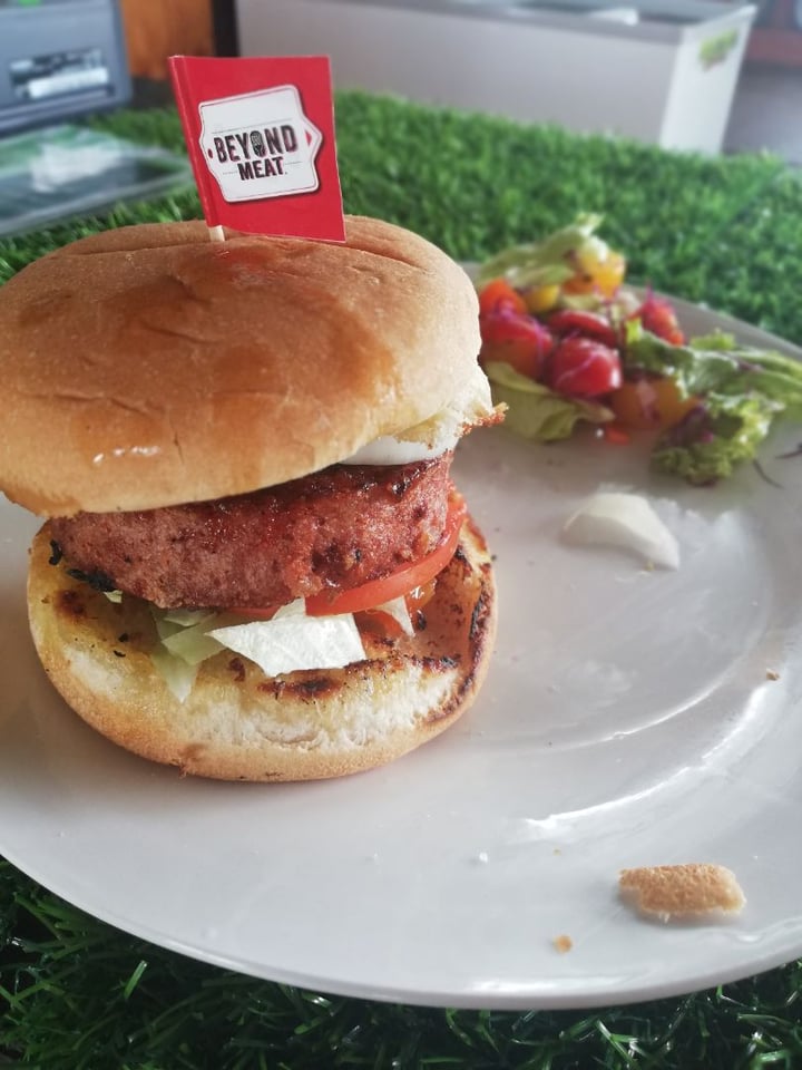 photo of Asher's Corner Cafe @ Ashers Farm Sanctuary Beyond Burger shared by @methevegan on  19 Jan 2020 - review