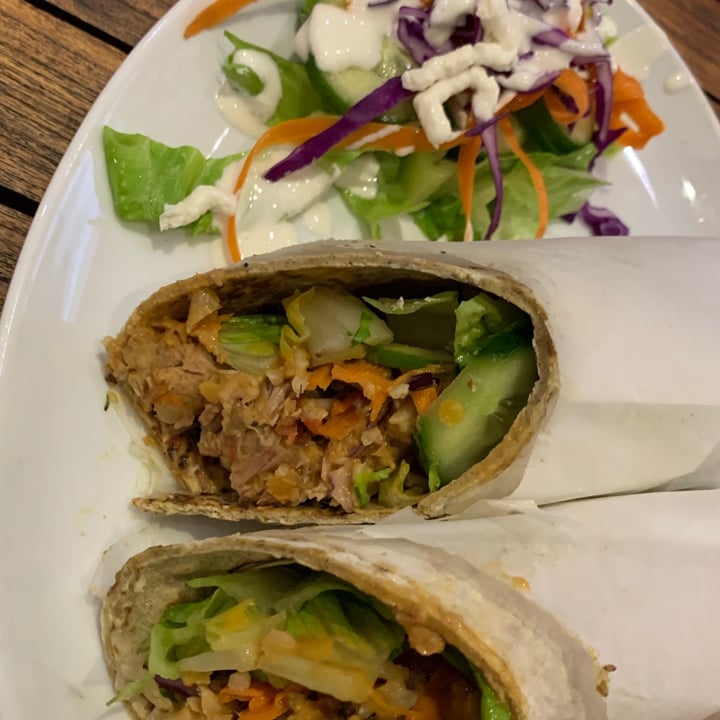review photo of HIPPOCRATES Healthy Eatery Ares Wrap shared by @veganfoodinsydney on 31 Jan 2021 - review