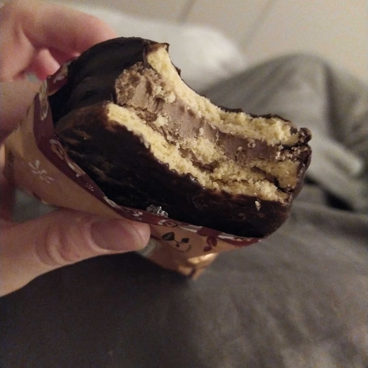 review photo of Un Rincón Vegano Alfajor sabor Mousse de Dulce de Leche shared by @viqui17 on 24 Nov 2021 - review