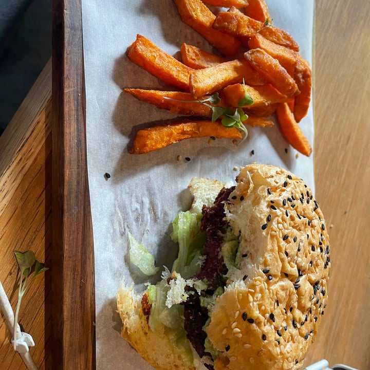 photo of Bootlegger Coffee Company Quinoa Burger shared by @tsbarker on  30 Mar 2021 - review
