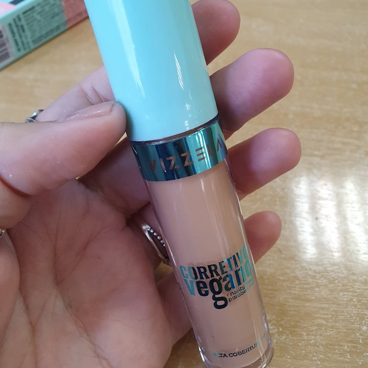 photo of Vizzela Cosméticos Concealer/corretivo shared by @djoaninha on  21 Jul 2021 - review