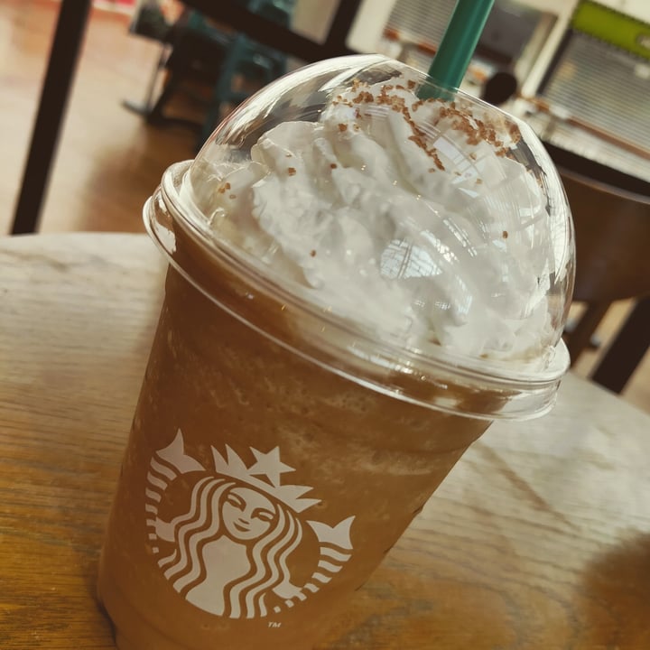 photo of Starbucks Honey Almond Milk Frappe shared by @foodiegal on  06 Nov 2021 - review