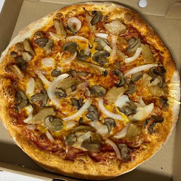 photo of Telepizza - Comida a domicilio Pizza Vegana Barbacoa Y Montana shared by @crisveganqueen on  17 Feb 2021 - review