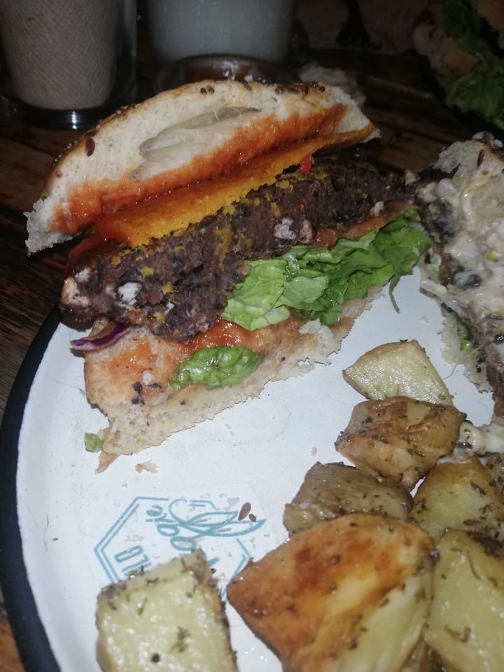 photo of Estilo Veggie Hamburguesa Watson shared by @floripondialop on  02 Aug 2019 - review