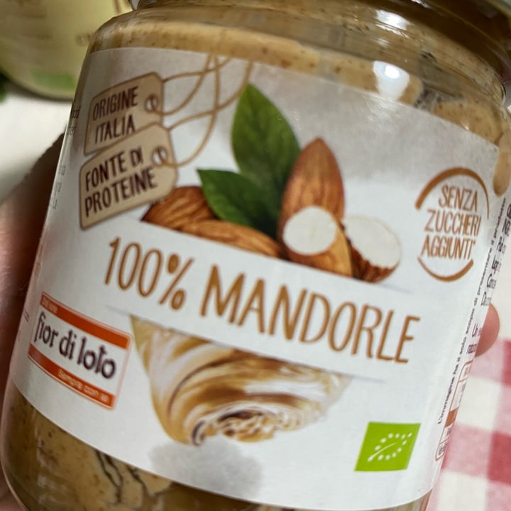 photo of Fior di Loto Crema 100% mandorle shared by @rdrgzmarta on  19 Apr 2022 - review