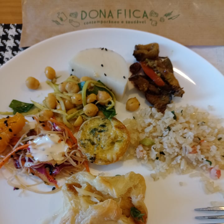 photo of Dona Fiica Restaurante Contemporâneo Saudável Saladas, Foleado De Pera, Arroz Vegano shared by @leninhalucca on  10 May 2022 - review