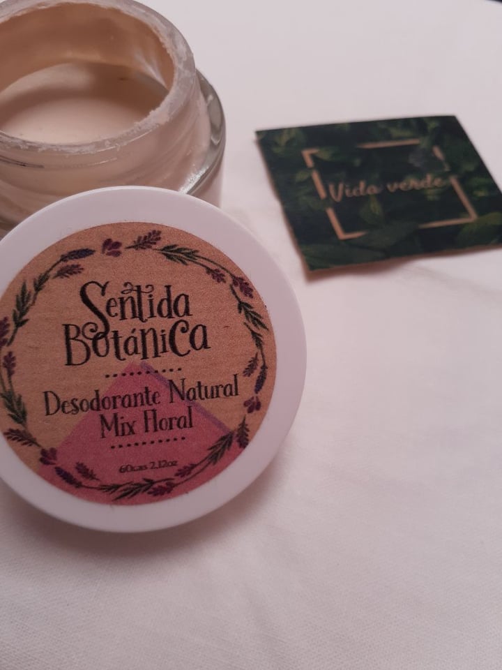 photo of Sentida Botánica Desodorante natural mix floral shared by @agustinamu on  04 Mar 2020 - review